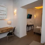Domus Centro 4*
