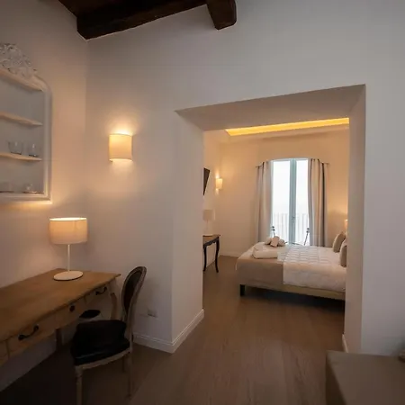 Domus Centro 4*