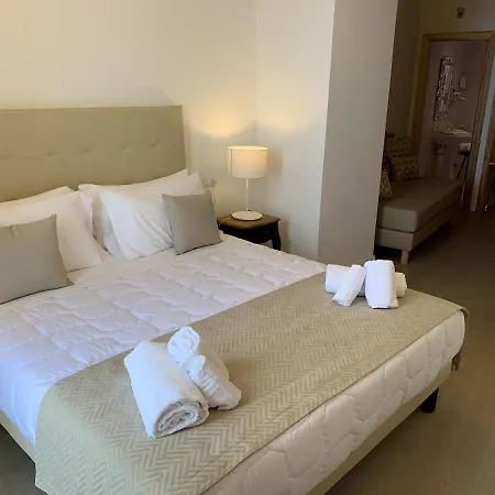 Casa de hóspedes Domus Centro 4*