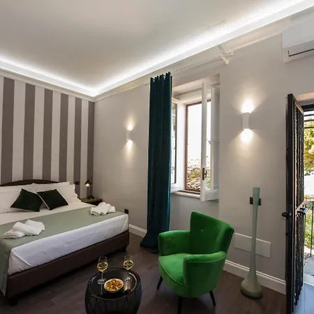 Casa de hóspedes Domus Centro 4*